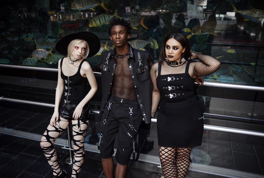 Hoe to dress goth in the summer | Goth summer outfit by KILLSTAR