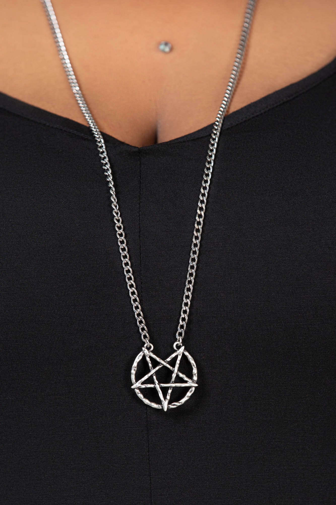 Silver hot sale pentagram necklace