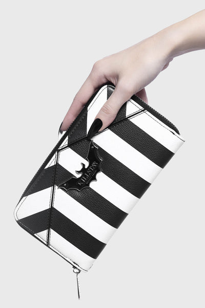 Never Trust The Living Wallet