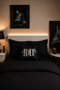 Rip Frill Cushion